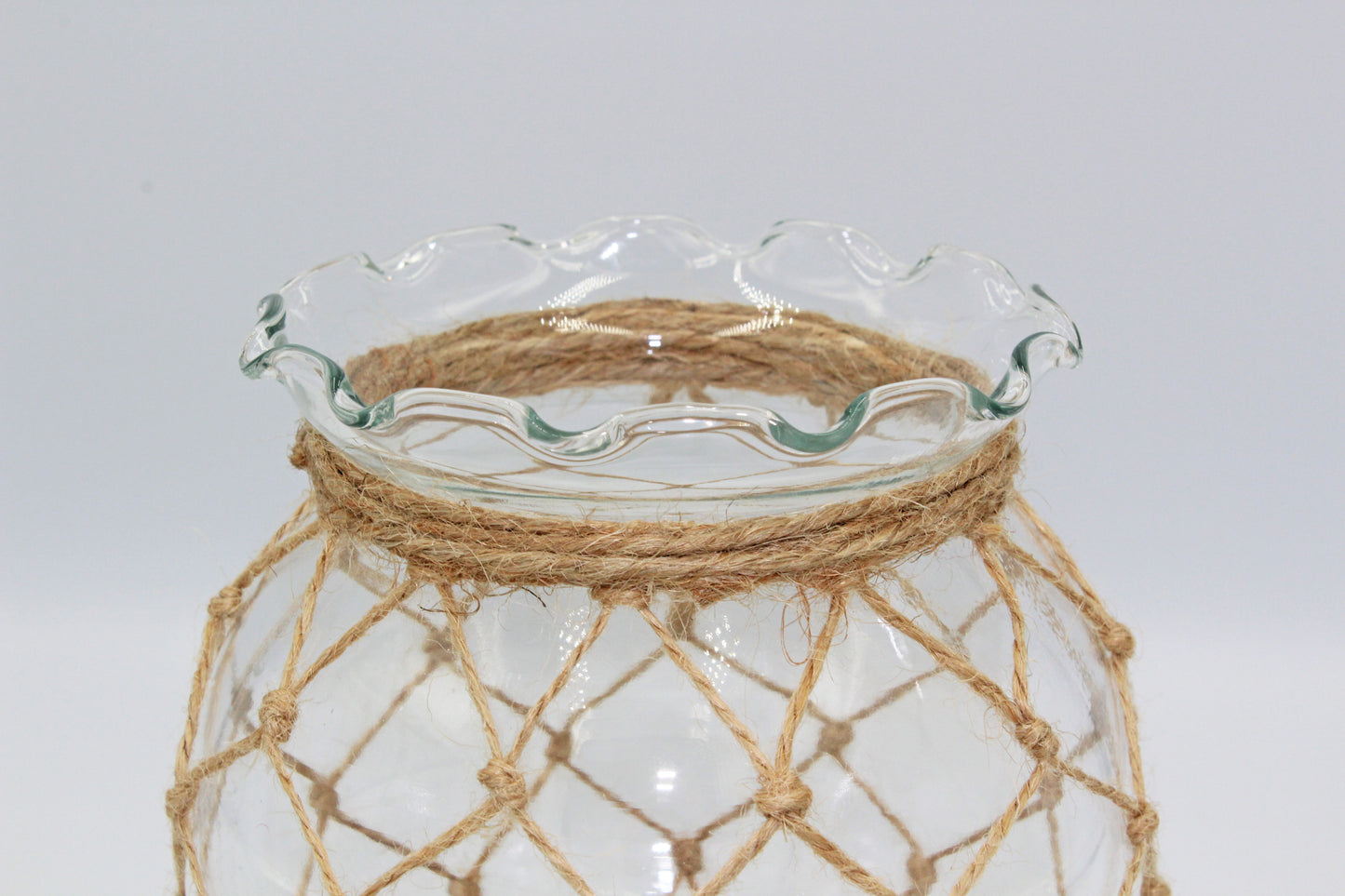 Vintage Fluted Ivy Glass Bowl with Fishnet Detail